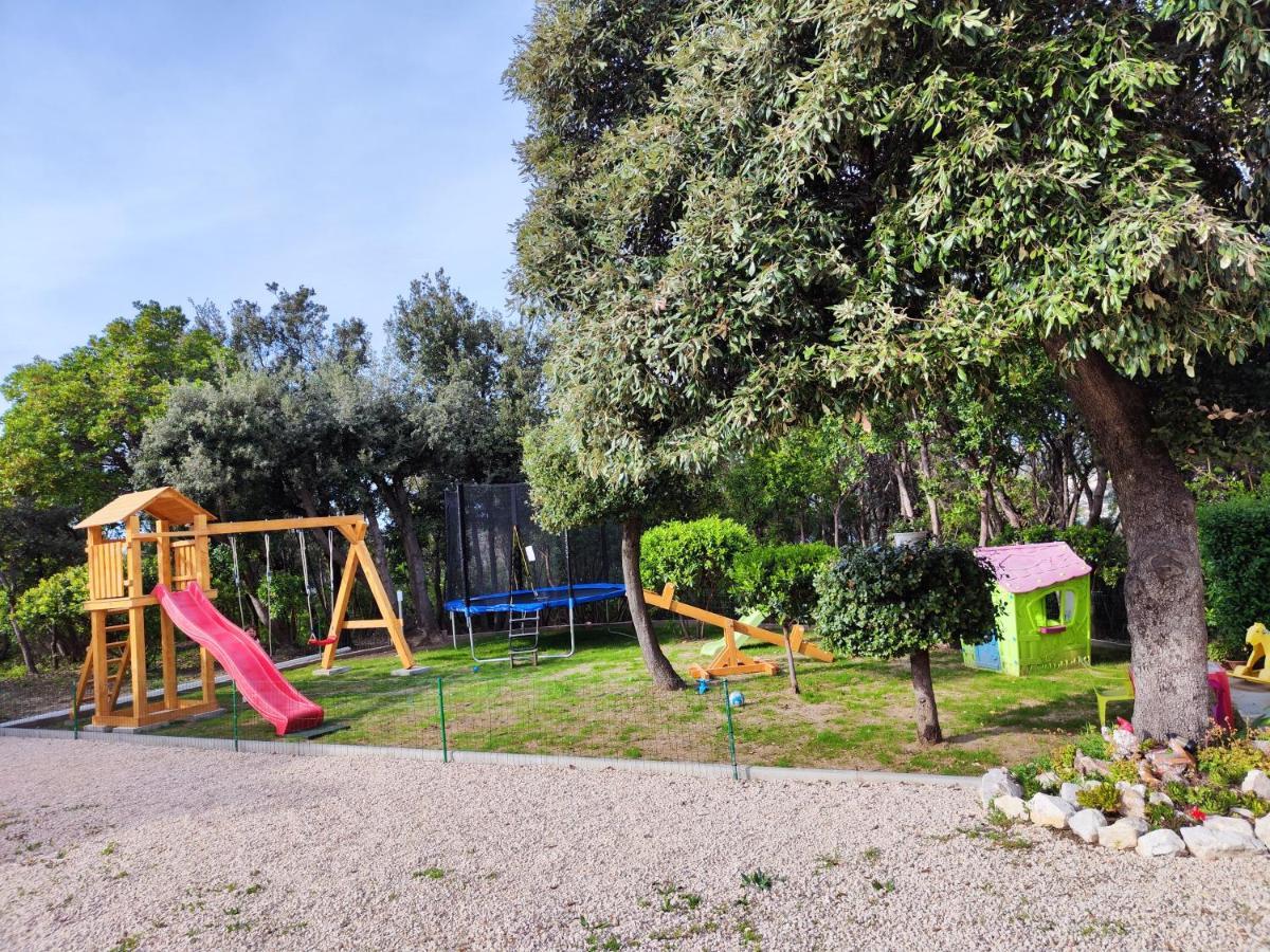 Apartmani "Sandro" Gonar Rab Town Zewnętrze zdjęcie