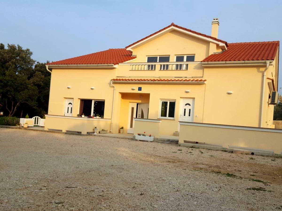 Apartmani "Sandro" Gonar Rab Town Zewnętrze zdjęcie