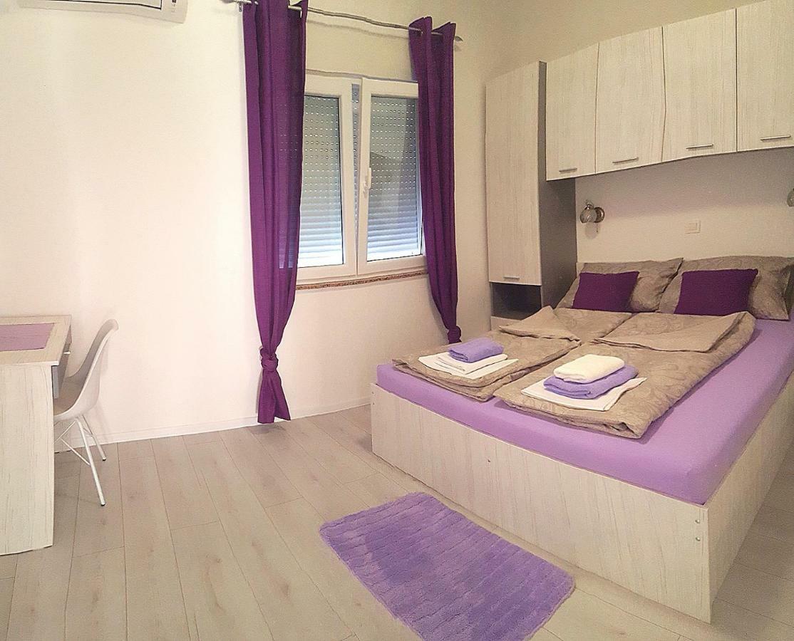 Apartmani "Sandro" Gonar Rab Town Zewnętrze zdjęcie