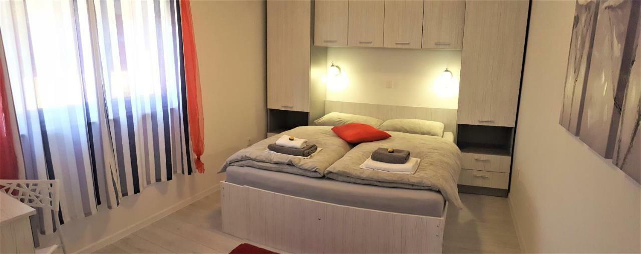 Apartmani "Sandro" Gonar Rab Town Zewnętrze zdjęcie