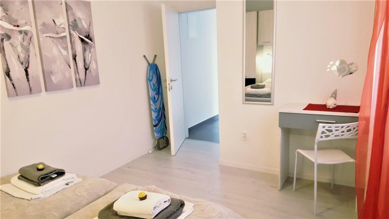 Apartmani "Sandro" Gonar Rab Town Zewnętrze zdjęcie