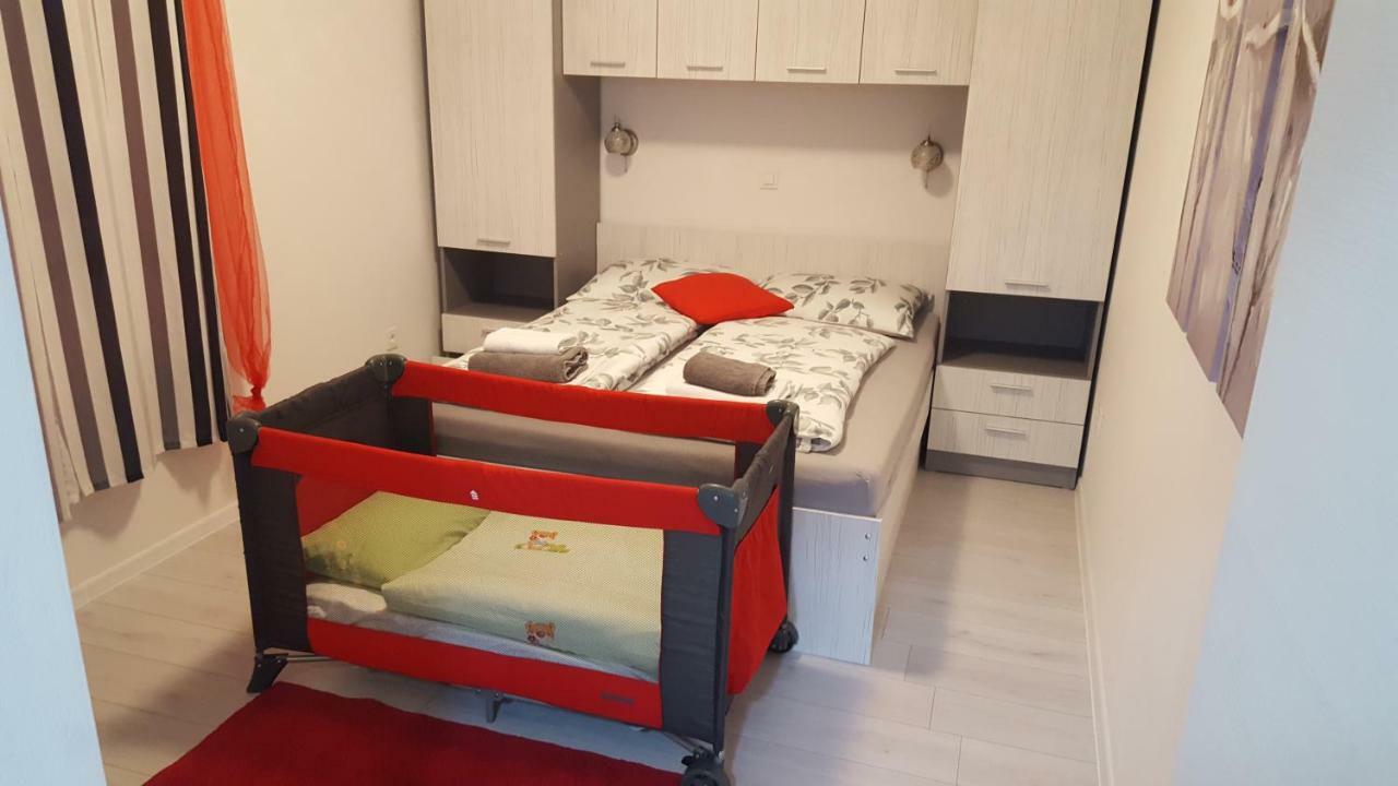 Apartmani "Sandro" Gonar Rab Town Zewnętrze zdjęcie